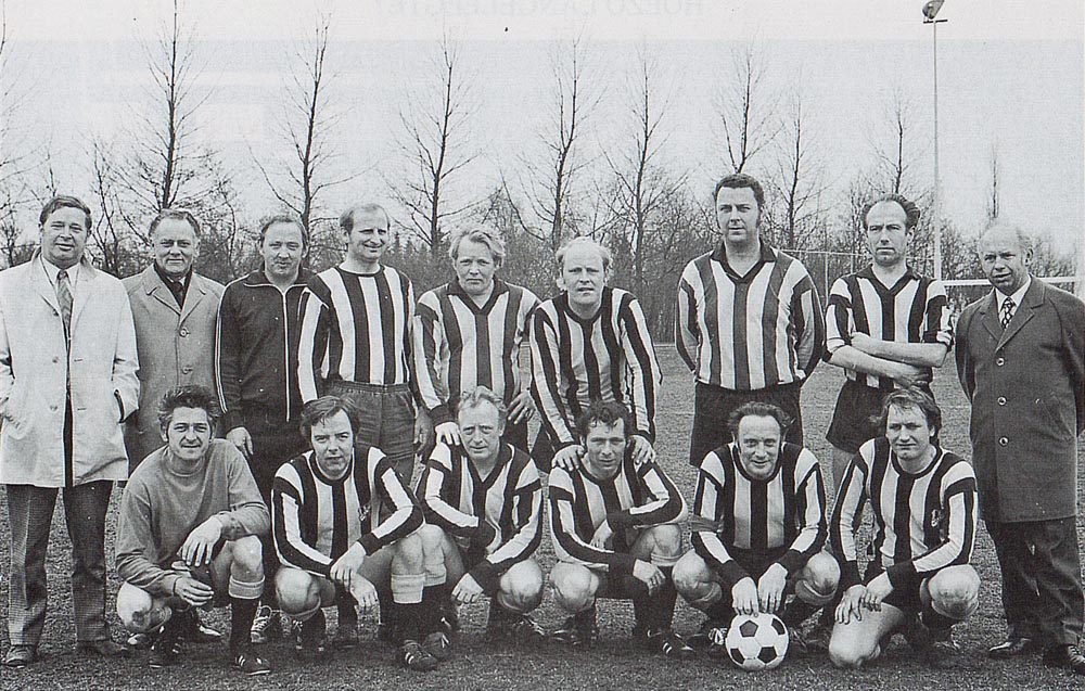 Koos Bouwman in het veteranenelftal in 1973
