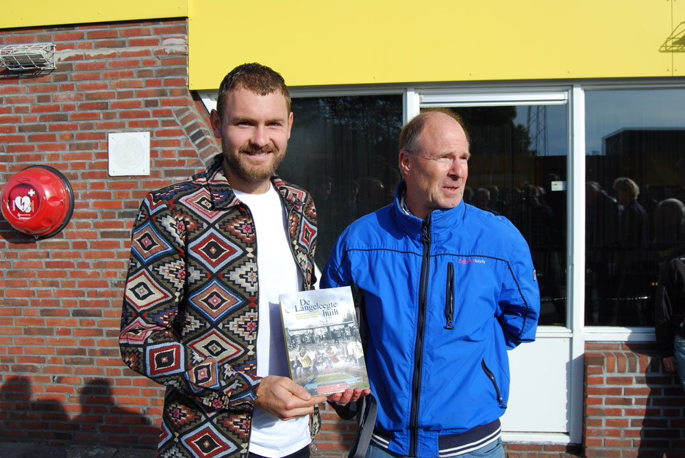 Zoet onthult AED